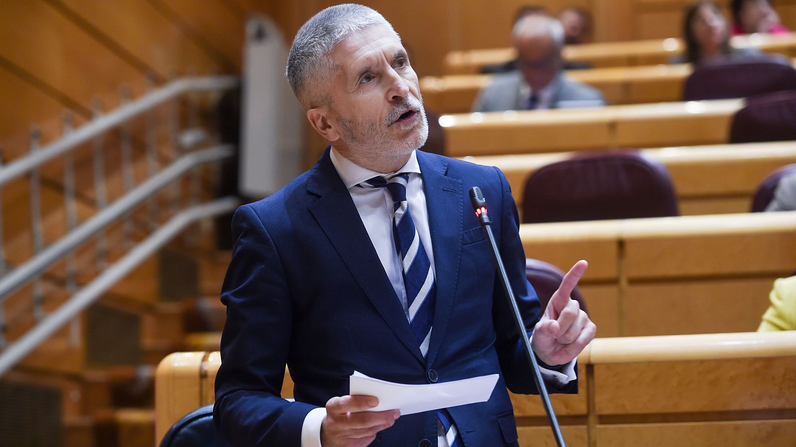 Marlaska pide al PP no "trivializar" el terrorismo - Telediario 2 | Ver