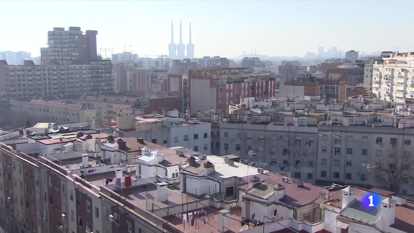 Els Bombers troben mortes 3 persones entre les runes de l'edifici col·lapsat a Badalona - L'Informatiu | Ver