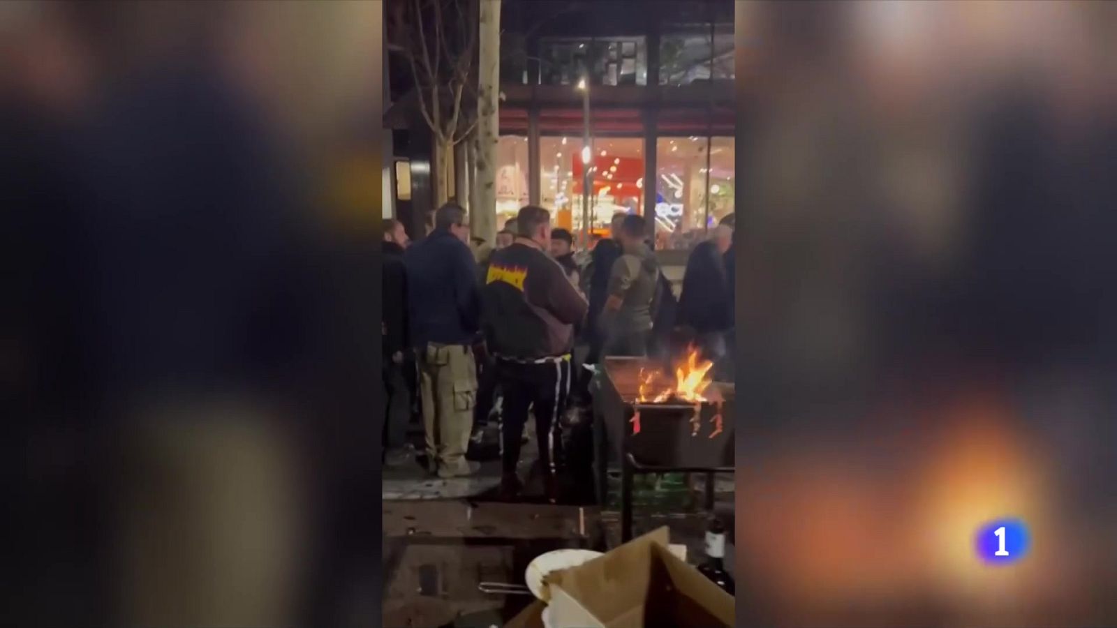 Campaments improvisats als carrers de Barcelona - L'Informatiu | Ver