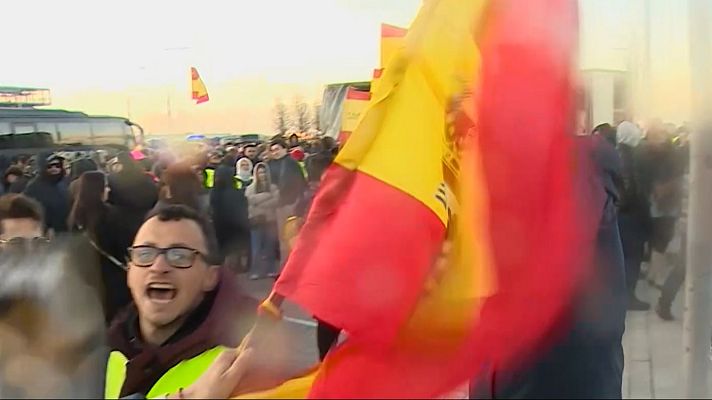 Fin de semana 24h - Agresión a un equipo de TVE durante las protestas de agricultores y transportistas