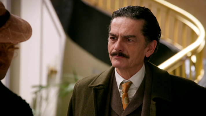 Salón de té La Moderna - Don Fermín consigue un buen trato para Antonia