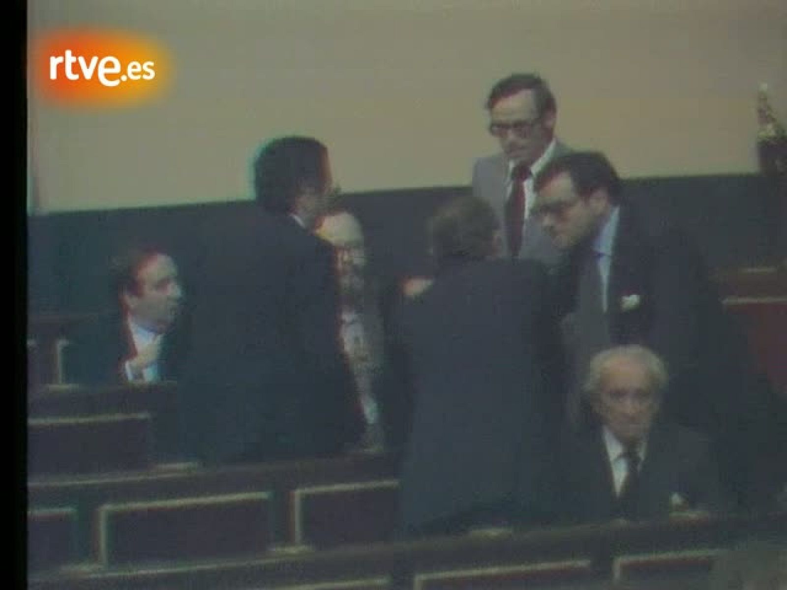 Tribuna de la Historia - La Constitución en el Senado (1) - Archivo Constitución | Ver
