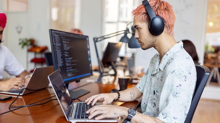 Telediario 1 - La flexibilidad laboral puede mejorar la productividad de los trabajadores, según apuntan los expertos
