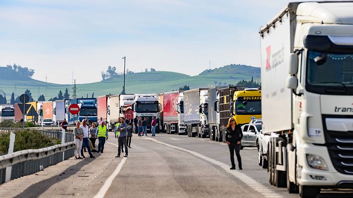 Telediario 1 - Los agricultores redoblan sus protestas en el noveno día de huelga