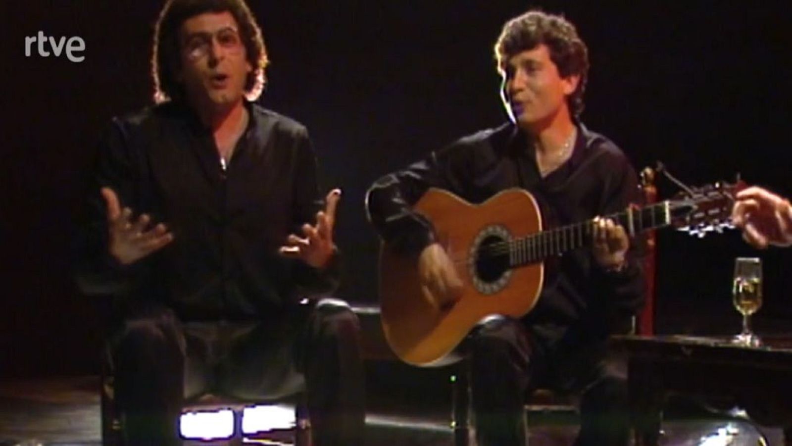 De la mano de - Bordon-4 - De la mano de | Ver