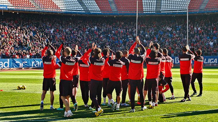 Telediario 1 - Miles de aficionados apoyan al Atlético en el entrenamiento
