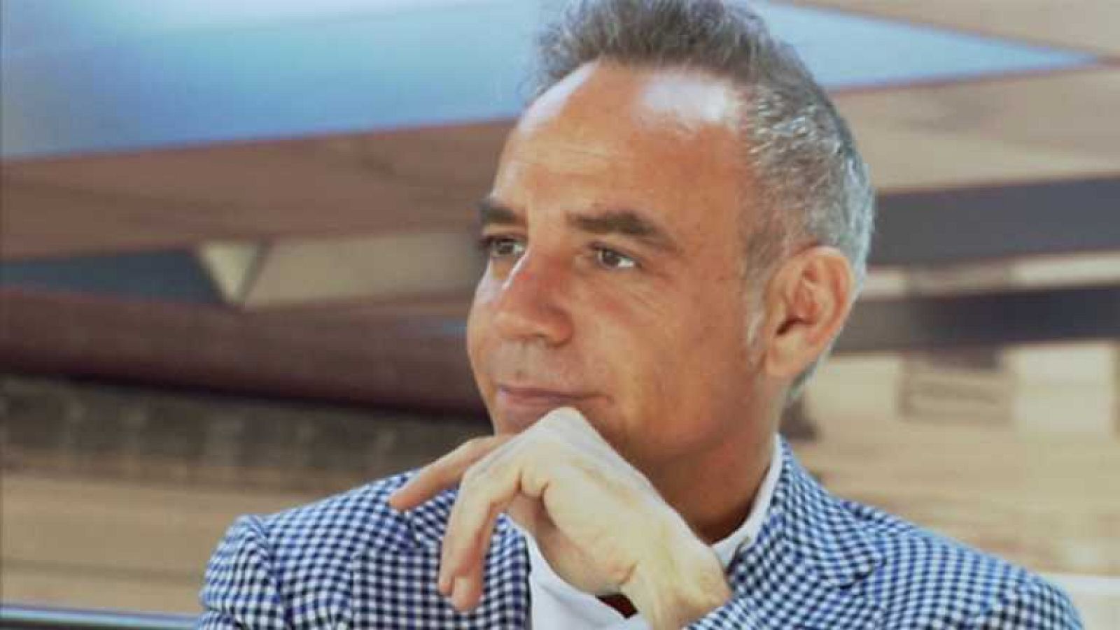 Tenemos chico nuevo en la oficina - Capítulo 2 - ver