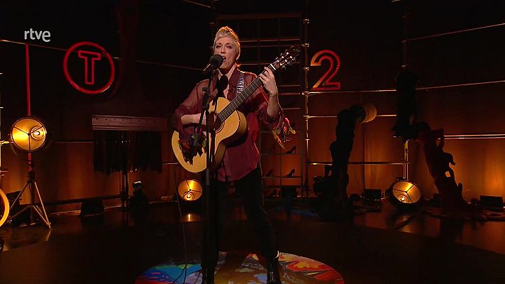 Culturas 2 - Entrevista y actuación de Karmento