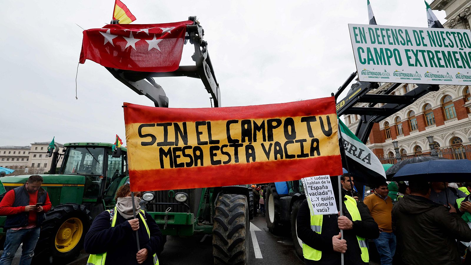 Los tractoristas llegan a Madrid para reunirse con el ministro de Agricultura | Ver