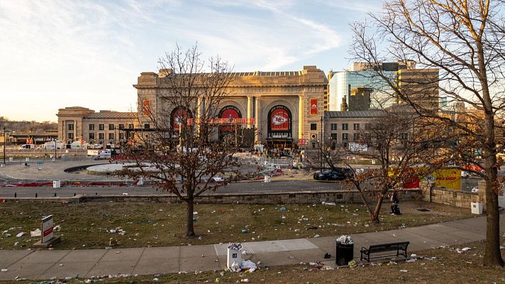Telediario 1 - Un muerto y 21 heridos en un tiroteo en la celebración de la Super Bowl en Kansas City