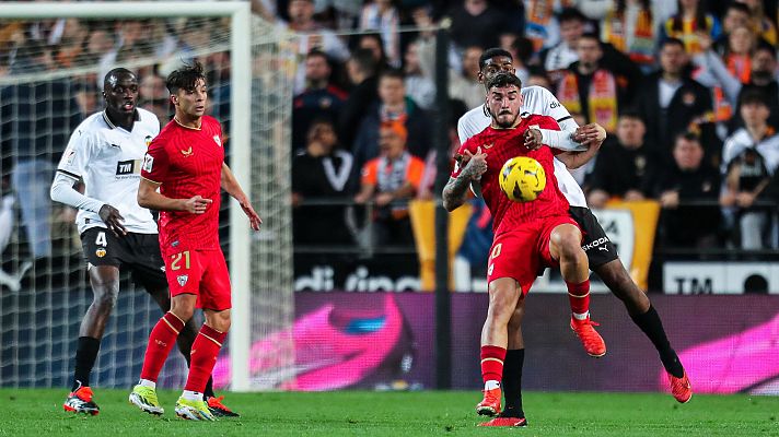 Resúmenes de LaLiga - Valencia - Sevilla: resumen del partido de la 25ª jornada de Liga | Primera