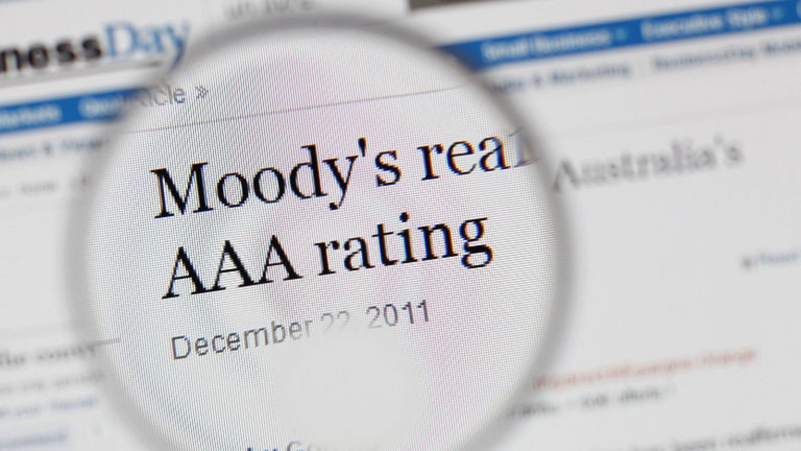 Bruselas pone freno a las agencias de calificación | Ver