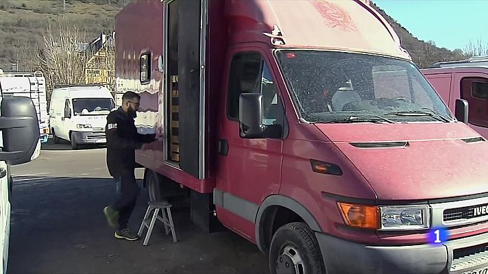 L'Informatiu - Treballadors obligats a viure en caravanes