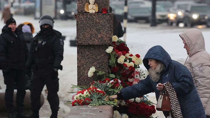 Telediario Fin de Semana - Rusia reprime los homenajes al opositor Navalni
