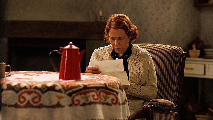 Salón de té La Moderna - Antonia recibe un aviso de desahucio