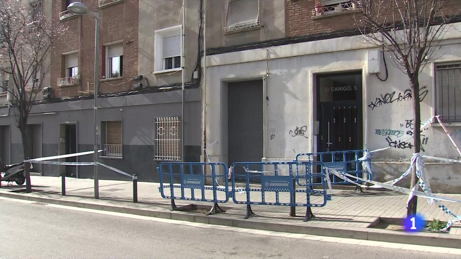 Continuen a Badalona les inspeccions dels edificis propers a l'esfondrat - L'Informatiu | Ver