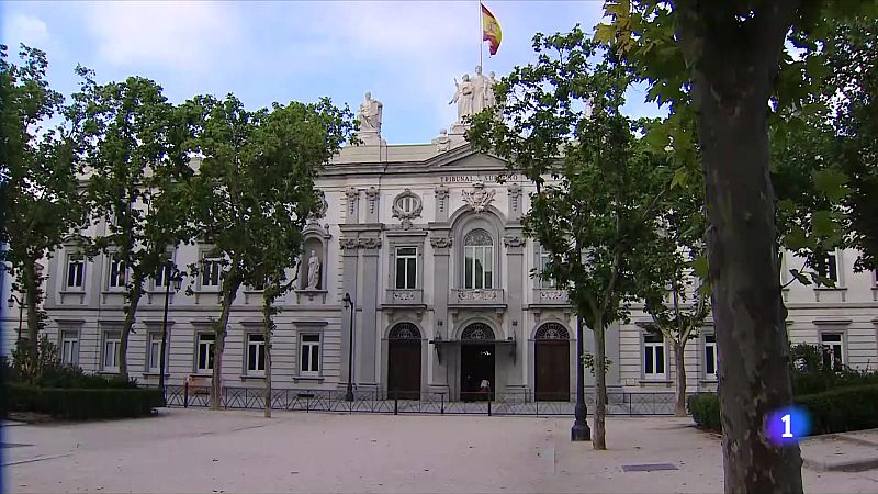 La Fiscalia del Suprem conclou que no hi ha indicis per investigar Puigdemont per terrorisme - L'Informatiu | Ver