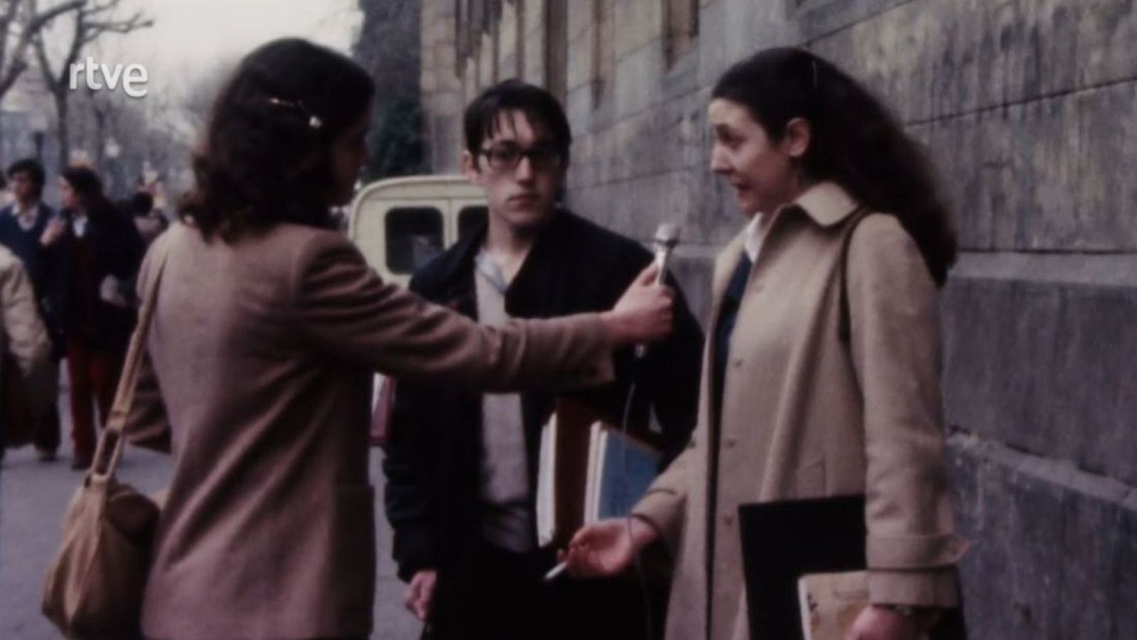 Rap Can Manel, llibres text, Pertegaz - Entre nosaltres - arxiu | Veure