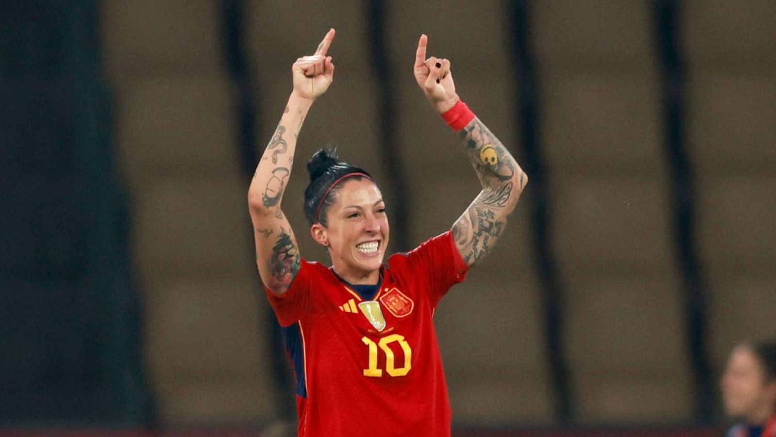 Jenni Hermoso marea a la defensa de Países Bajos para hacer el primero - UEFA Nations League | Ver