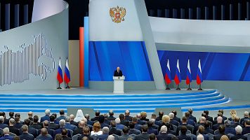 Putin amenaza a la OTAN con consecuencias "tr�gicas" si env�a soldados a Ucrania y le recuerda su arsenal nuclear