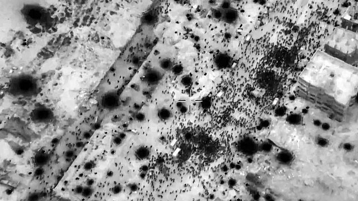 Telediario 1 - Más de 100 gazatís muertos tras un ataque israelí mientras esperaban a recibir comida