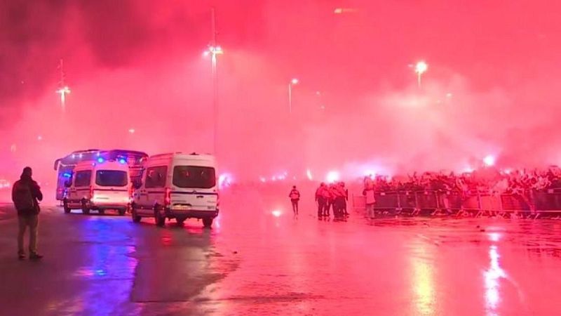 Lamentables disturbios en San Mamés antes de la semifinal copera