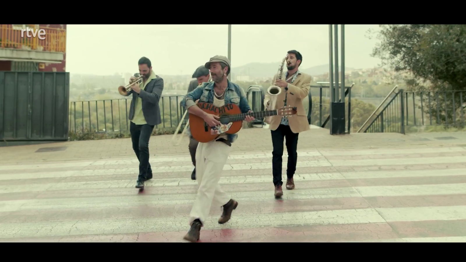 MUCHACHITO BOMBO INFIERNO - Atención obras | Ver