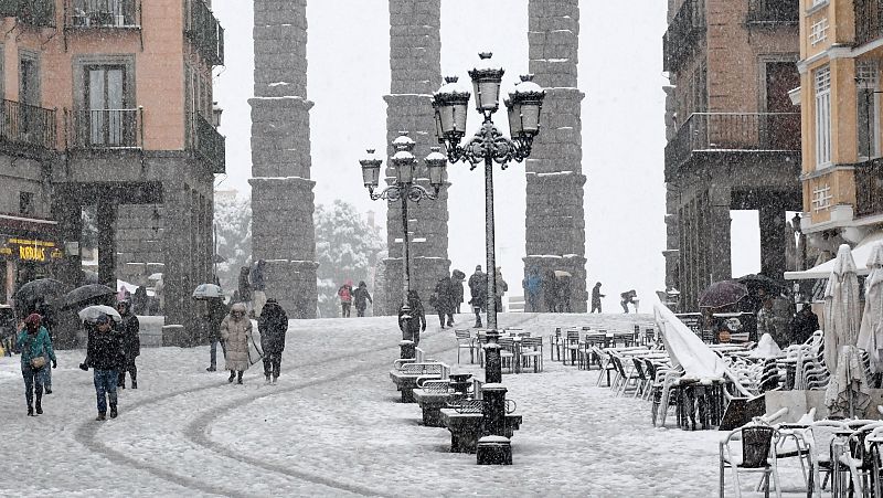 Las nevadas continúan en las áreas de montaña del norte y centro de la península