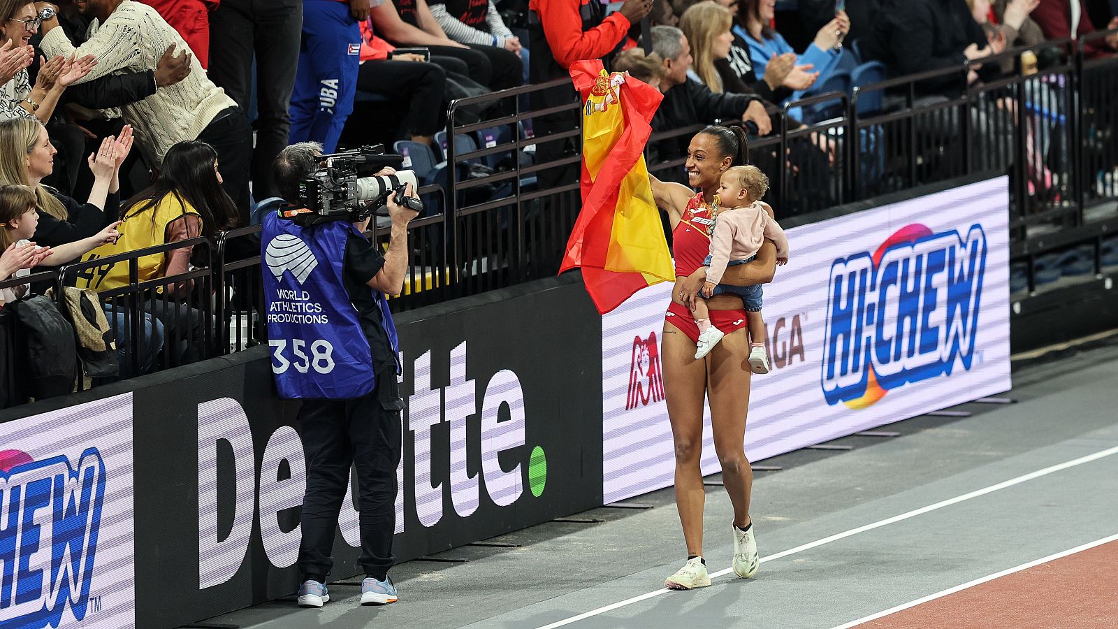 Ana Peleteiro vuela en Glasgow y consigue el bronce mundial en su regreso internacional | Ver