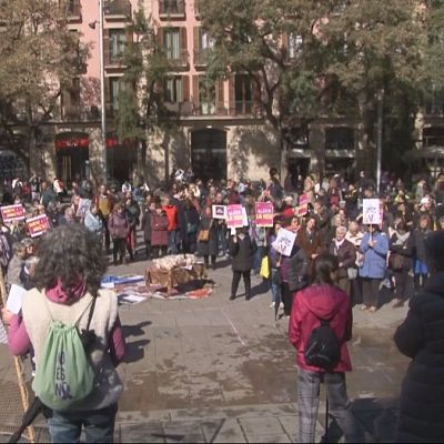 L'Informatiu - Concentració per reclamar la igualtat en l'àmbit de l'Església