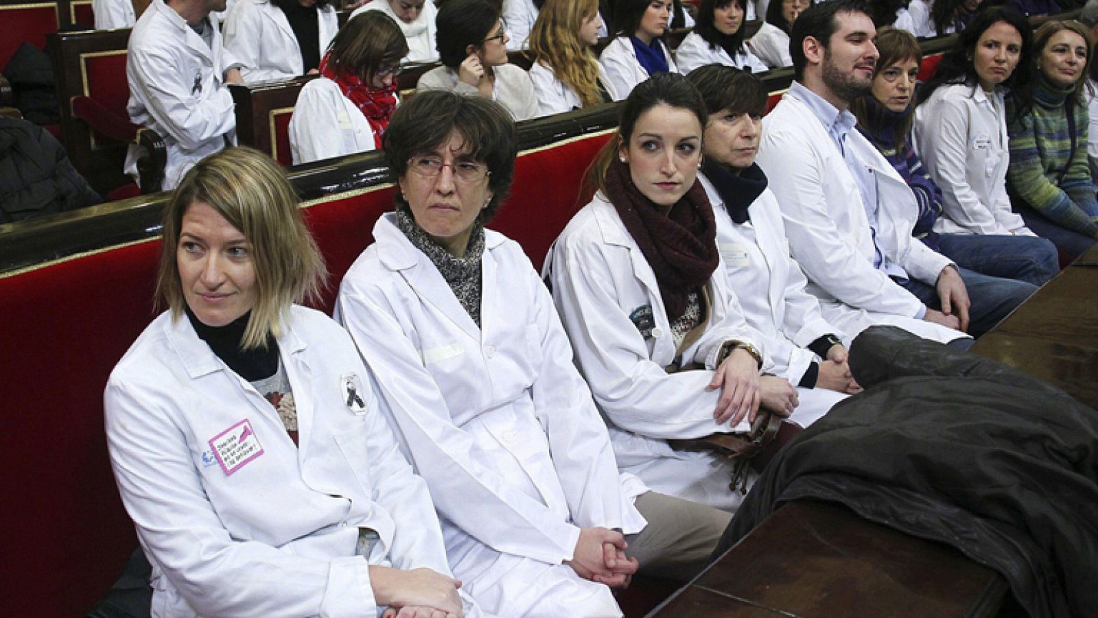 Médicos en huelga irrumpen en las jornadas de puertas abiertas del Senado - Informativo 24h | Ver