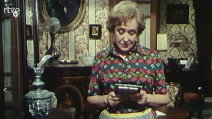 Este señor de negro - Carola