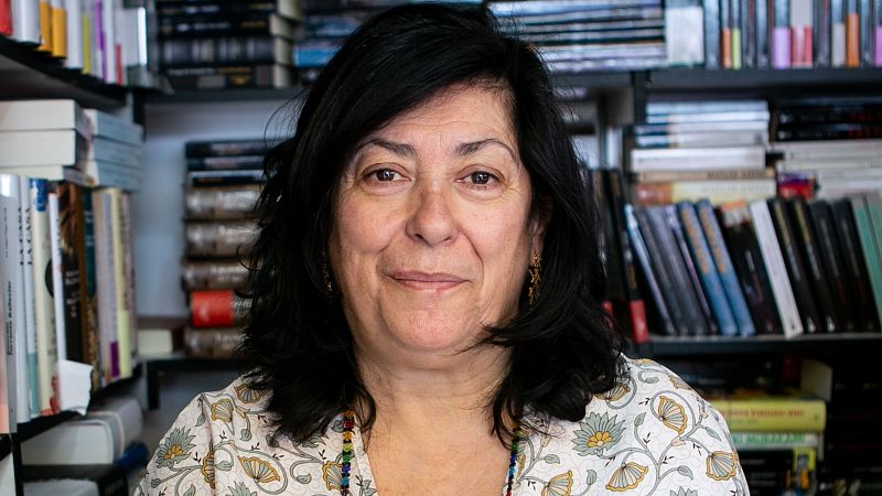 Un viaje ilustrado por la vida y obra de Almudena Grandes | Ver