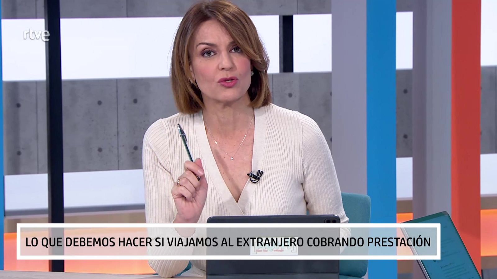 Lo que debes hacer si cobras paro y vas al extranjero - Aquí hay trabajo | Ver