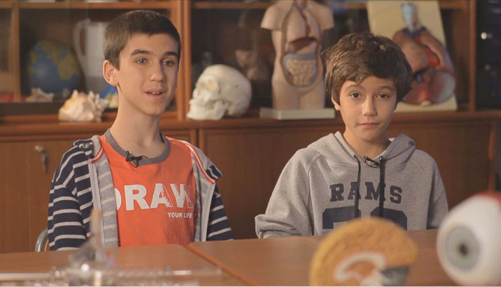 Redes - Pregúntale a Punset: La anti-materia