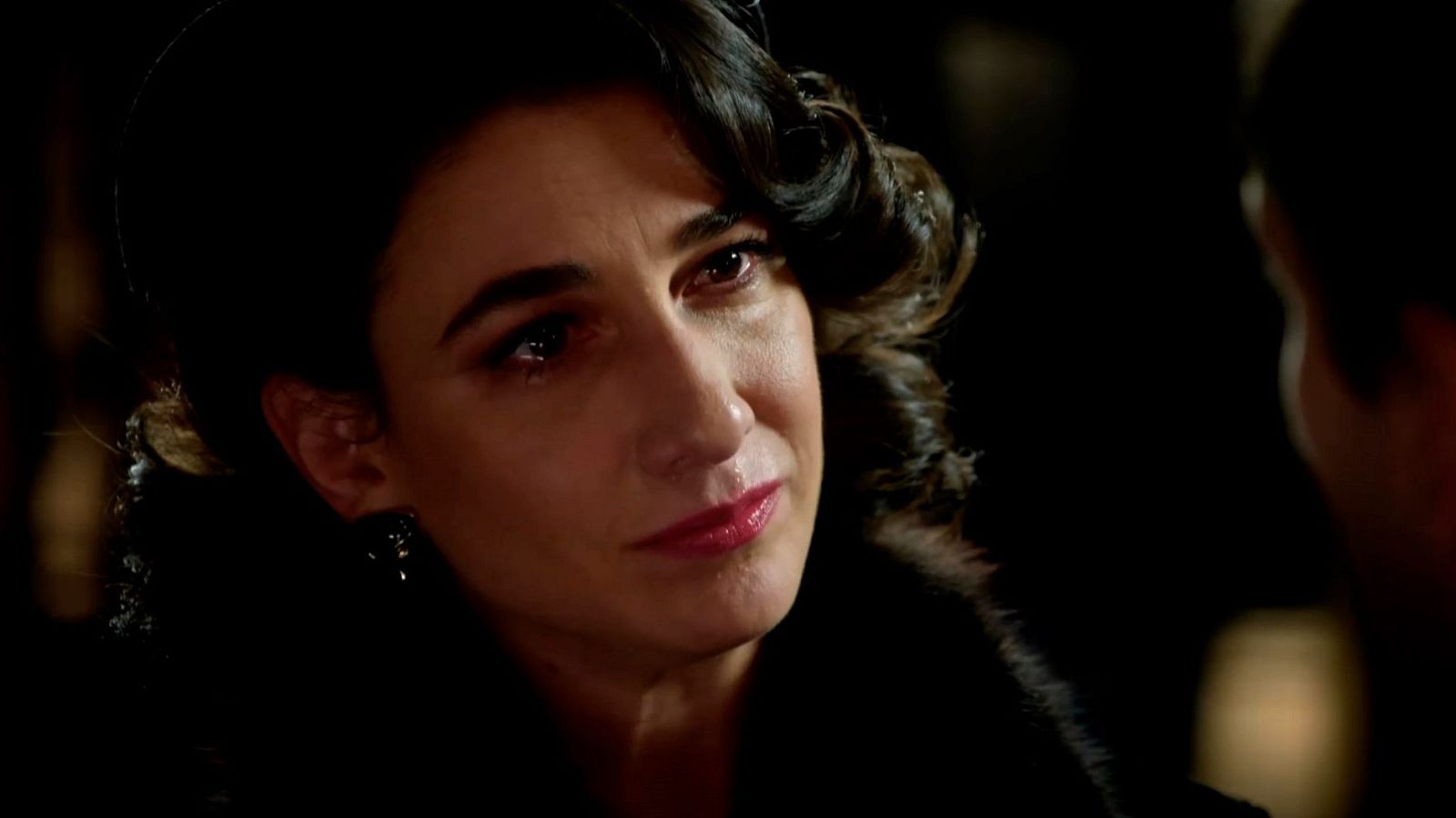 La Moderna: Doña Carla hace una petición desesperada a Íñigo | Ver