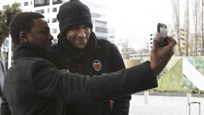 Telediario 1 - El Valencia busca en Lille la primera plaza del grupo