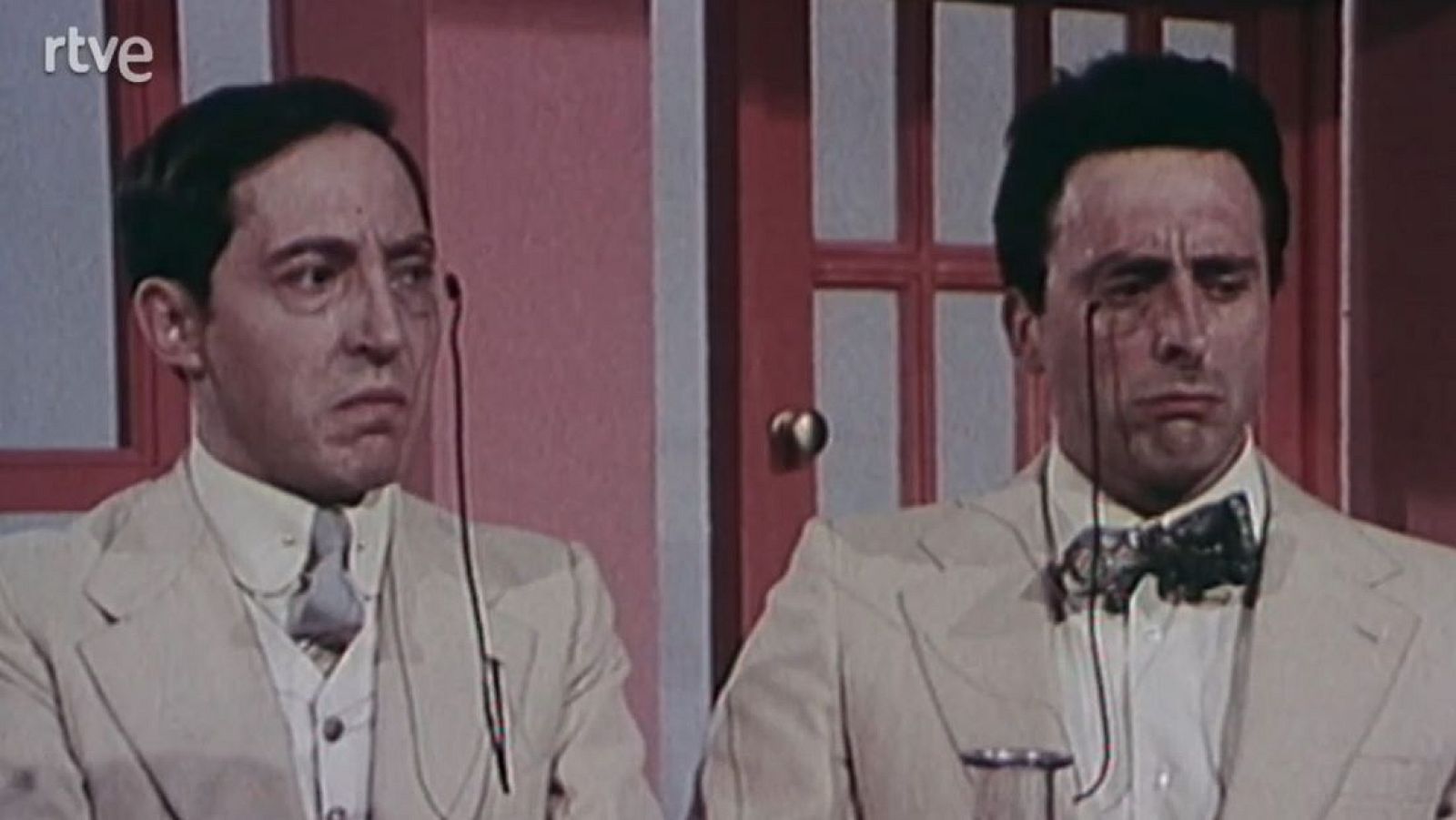 Este señor de negro - Eternos rivales - Este señor de negro | Ver