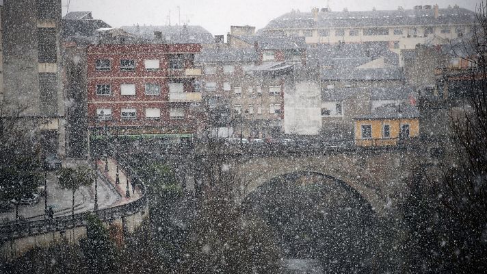 Telediario 1 - Fin de semana invernal: 13 comunidades autónomas en alerta por nieve y viento