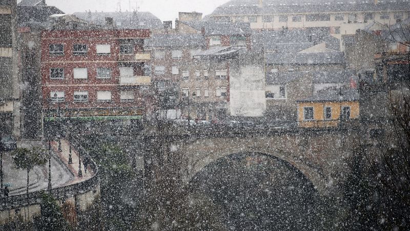 Tiempo inestable con nevadas, lluvias, viento y frío - El tiempo | Ver