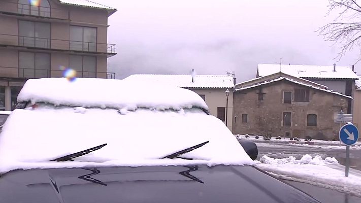 L'Informatiu - Dissabte de neu i pluja: una de les nevades més importants de l'hivern