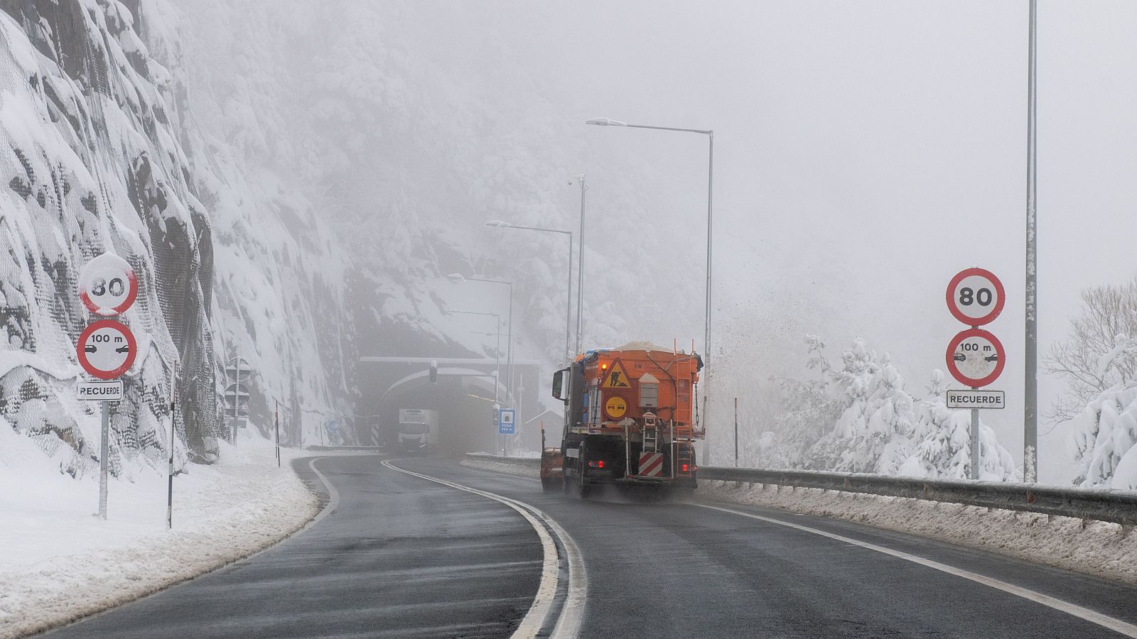 Telediario 2 en cuatro minutos - 10/03/24 - RTVE.es | Ver