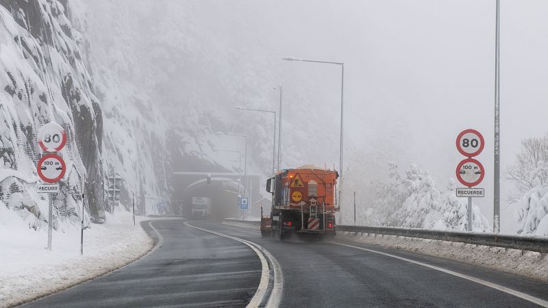 Telediario 2 en cuatro minutos - 10/03/24 - RTVE.es | Ver