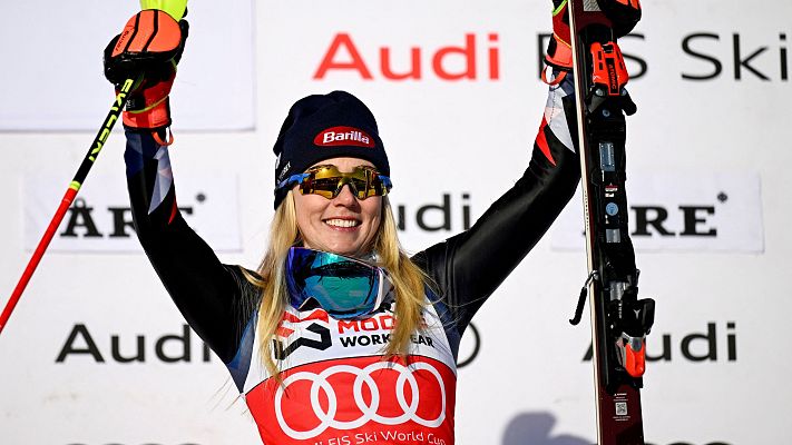 Telediario Fin de Semana - Mikaela Shiffrin reaparece en la Copa del Mundo de esquí ganando