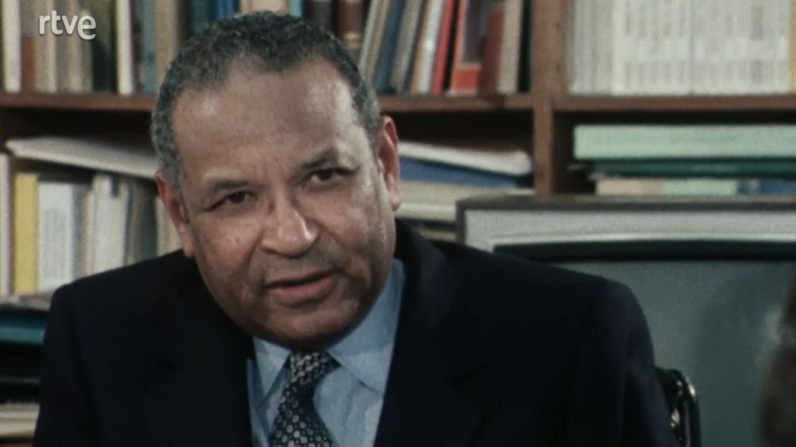 Rasgos - M'Bow 22 8 82 - Rasgos | Ver