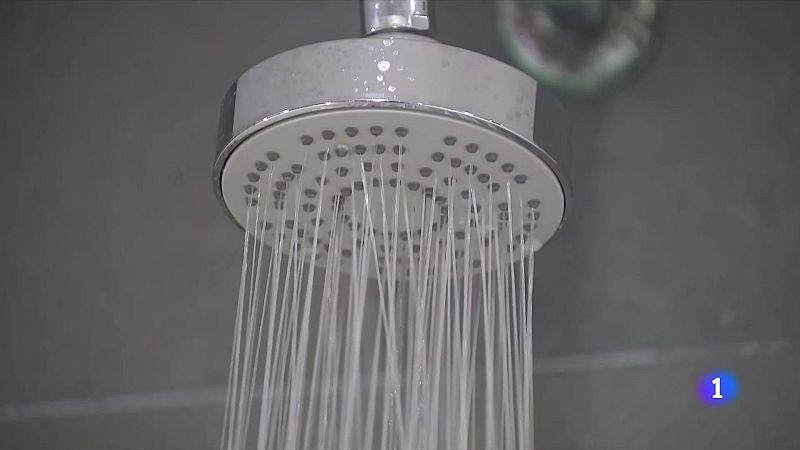 Baixa la pressió a set municipis de l'àrea de Barcelona - L'Informatiu | Veure