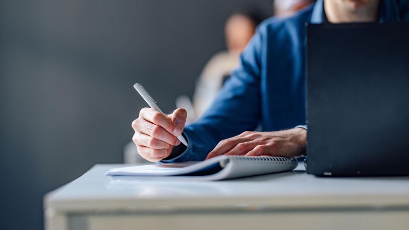 El uso de los móviles en clase impacta en el rendimiento universitario | Ver