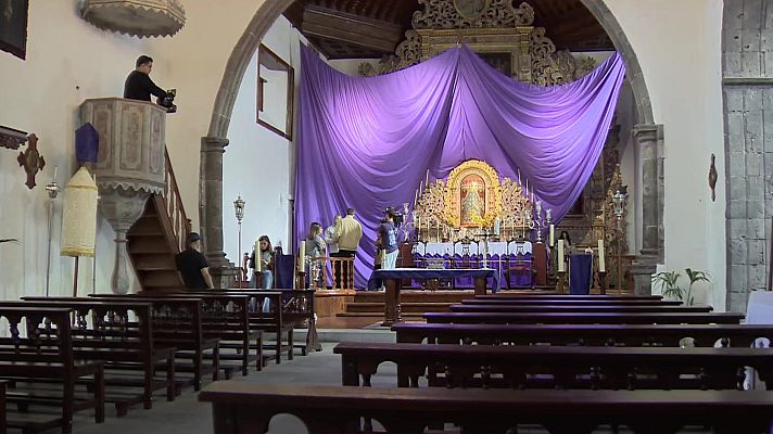 Telediario 2 - Un cura daña unos frescos de 300 años en una iglesia de Tenerife por unas obras