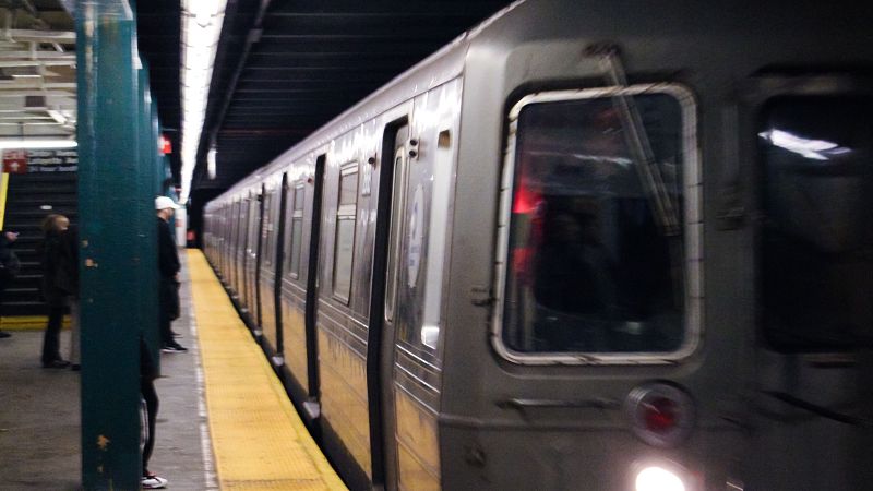 Un tiroteo deja un herido de bala en plena hora punta en el metro de Nueva York | Ver