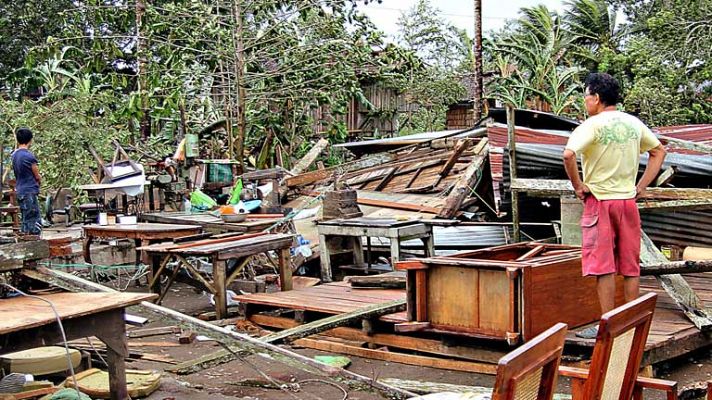 Telediario 1 - El tiflón Pablo en Filipinas